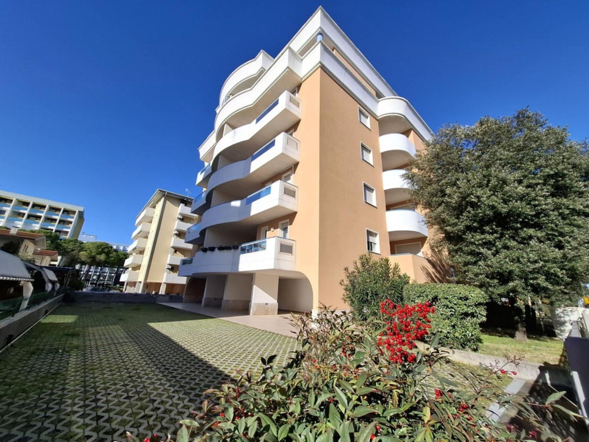 Riomar Apartment Бибионе Екстериор снимка