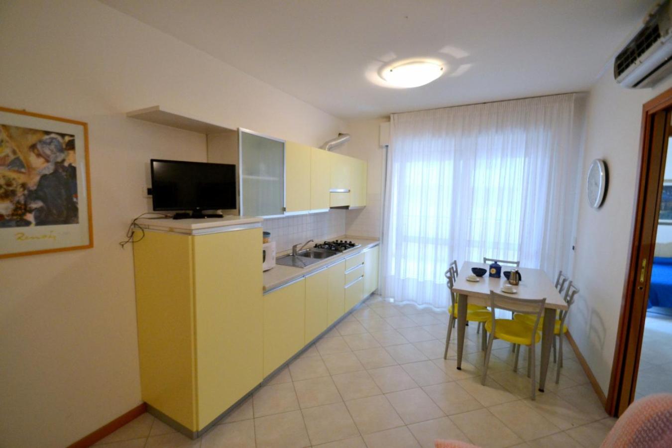 Riomar Apartment Бибионе Екстериор снимка
