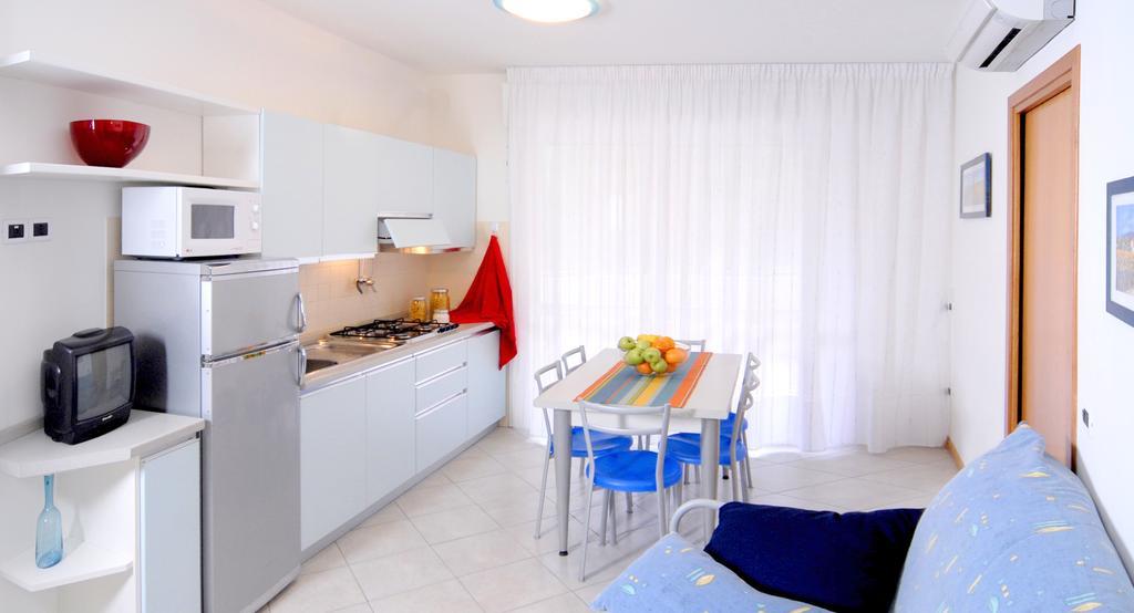 Riomar Apartment Бибионе Екстериор снимка