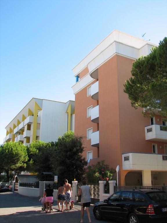 Riomar Apartment Бибионе Екстериор снимка